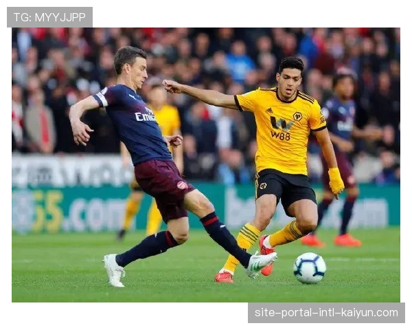 狼队半程仅入9球深陷降级区 攻防两端全面崩盘 狼队半程仅入9球深陷降级区 攻防两端全面崩盘